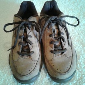 🌺 Boys Like New Tan Suede Ryka Sneakers/Walking Shoe